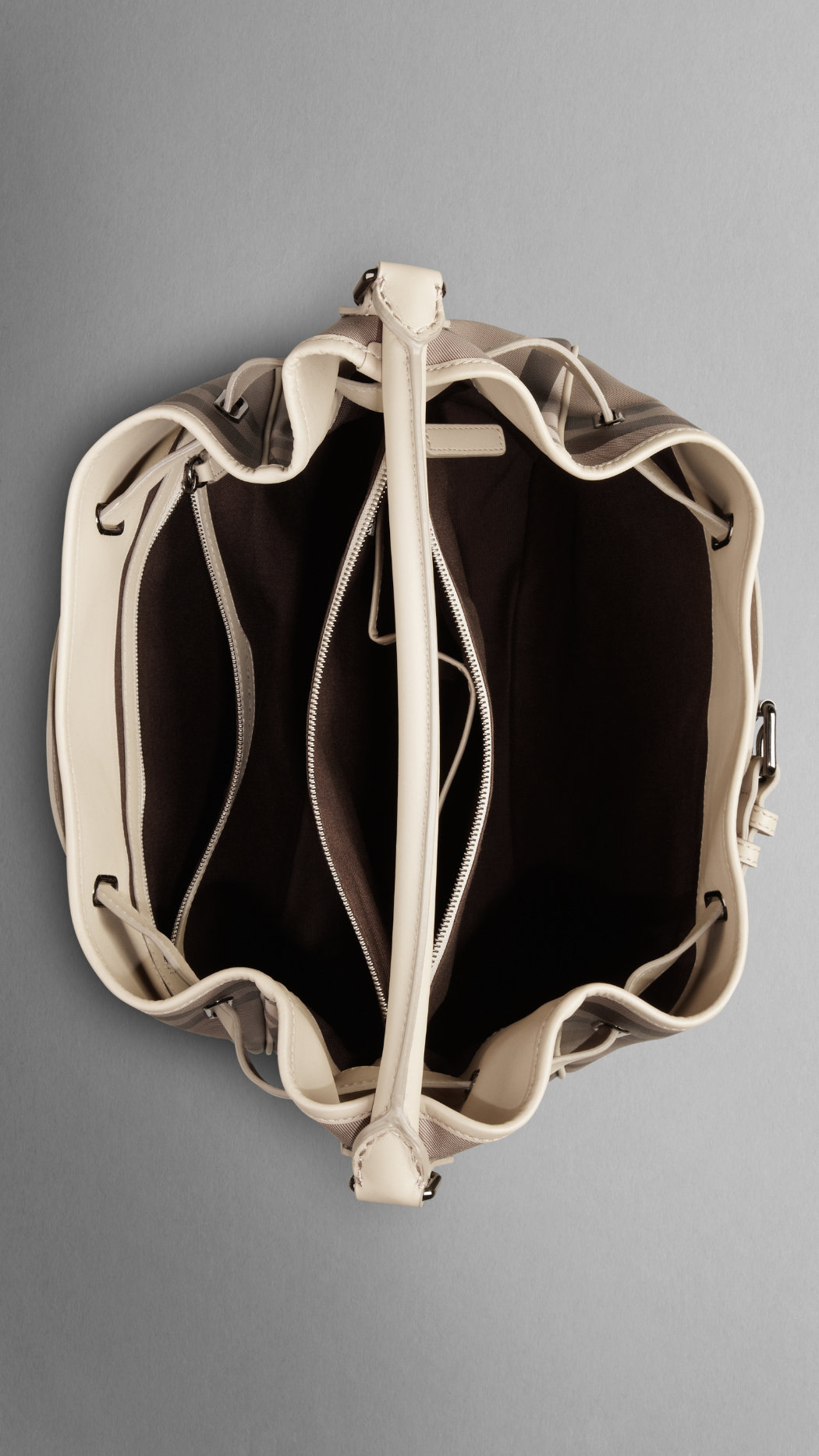 Burberry affumicato Controllare Media Hobo Borsa 10000013859