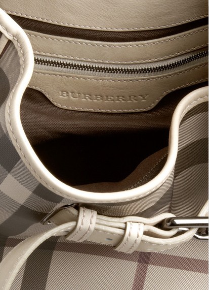 Burberry affumicato Controllare Media Hobo affumicato Trench Hobo Borsa 1000022