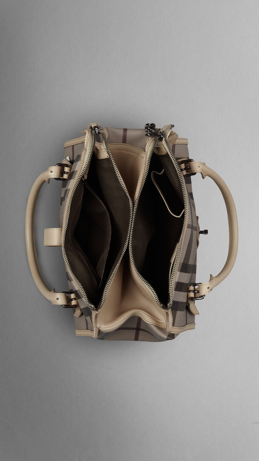 Burberry Piccolo affumicato Verifica catena Tote Borsa 37664261