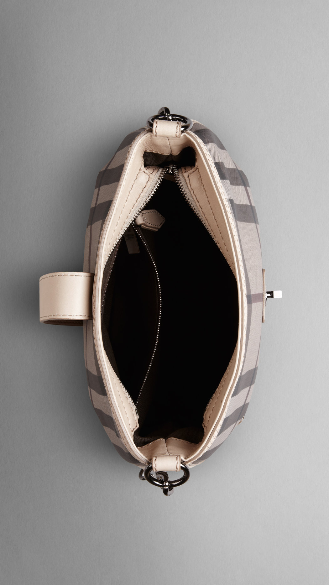 Burberry affumicato Controllare catena Crossbody Borsa 37664211