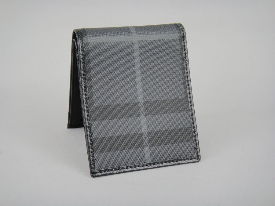 Burberry Brit Controllare pieghevole ID Wallet 35462261