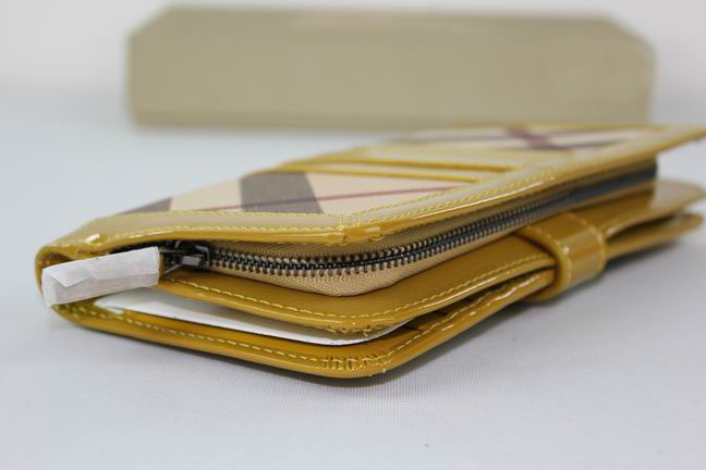 Burberry Grande Nova Check ID Wallet 34635777