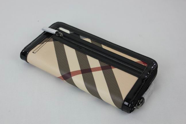 Burberry Grande Nova Check ID Wallet 34635789