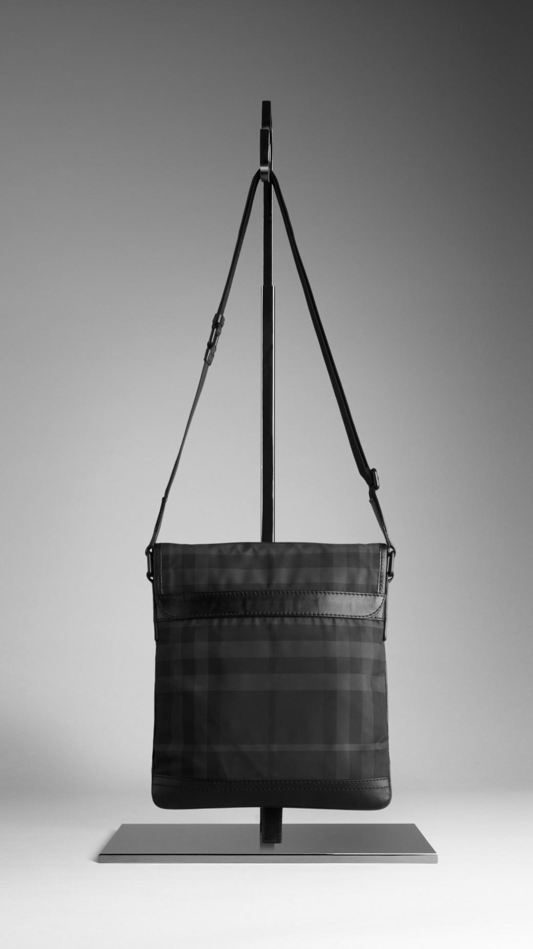 Burberry Batti Controllare Nylon Crossbody Borsa 36461881
