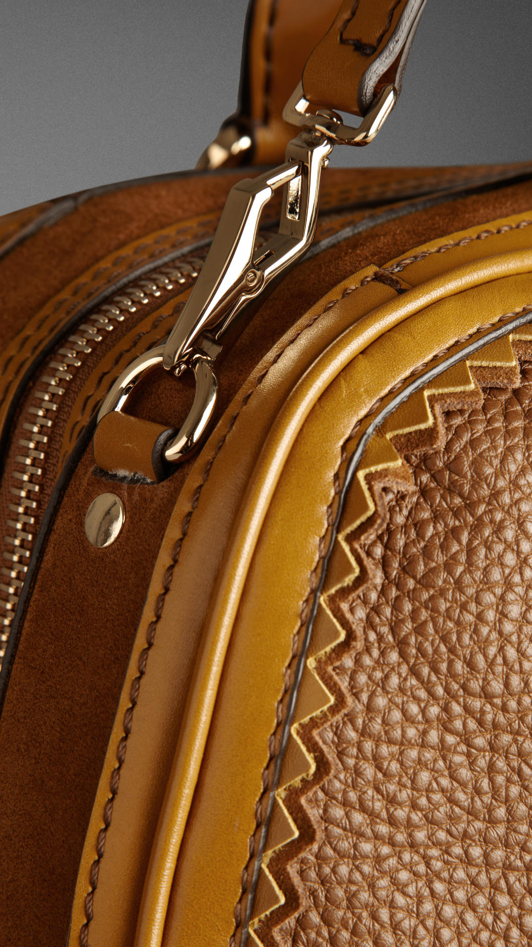 Burberry Paesaggio granulare Borsaagli in pelle Bowling Borsa 37880281