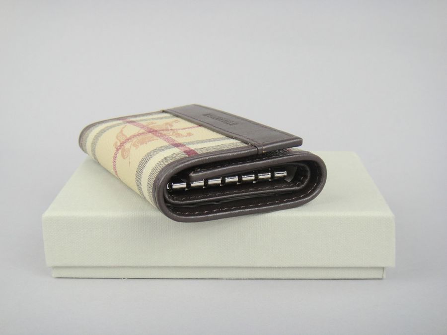 Burberry Grande Haymarket check Wallet 002