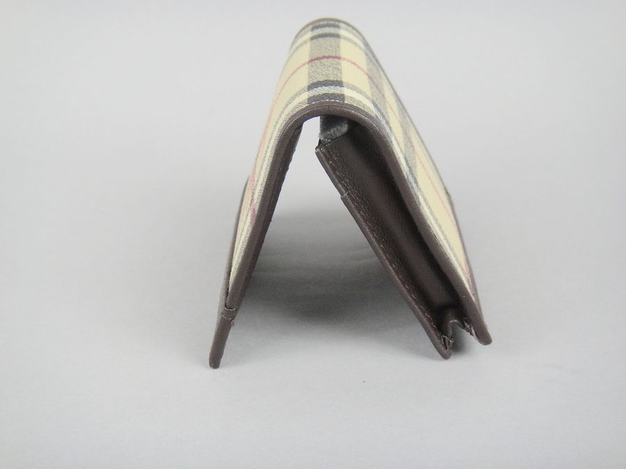 Burberry Piccolo Haymarket check Wallet 016